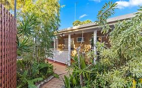 Relaxed Urangan Living At The Poolside Bungalow
